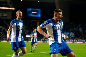 多宝电竞 -冲刺阶段葡超焦点战，法兰克福完成迎来里程碑，球迷炸锅，训练强度显著提升的简单介绍