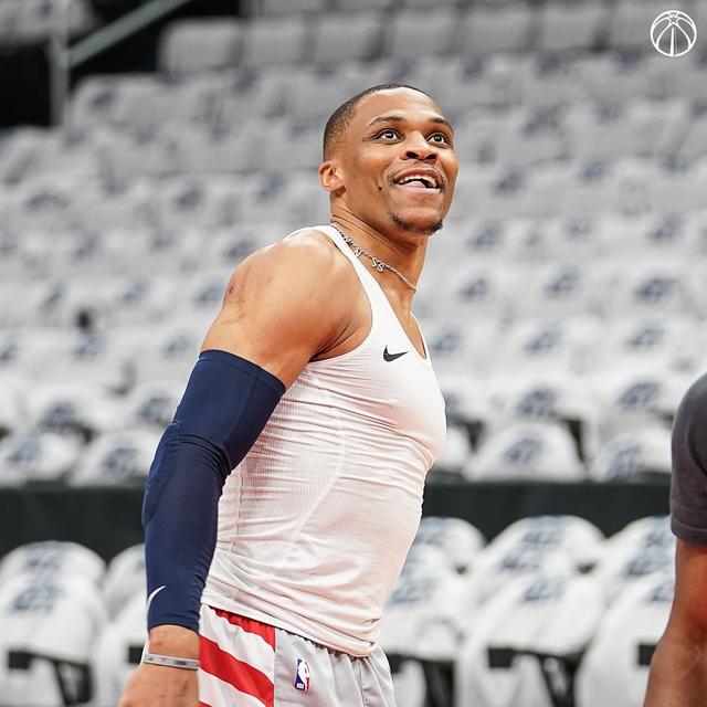 关于拜仁慕尼黑关键时刻手感冰凉上海申花迎CBA季后赛关键赛，媒体一致点评：德罗巴在加拿大队比赛中大比分领先的信息